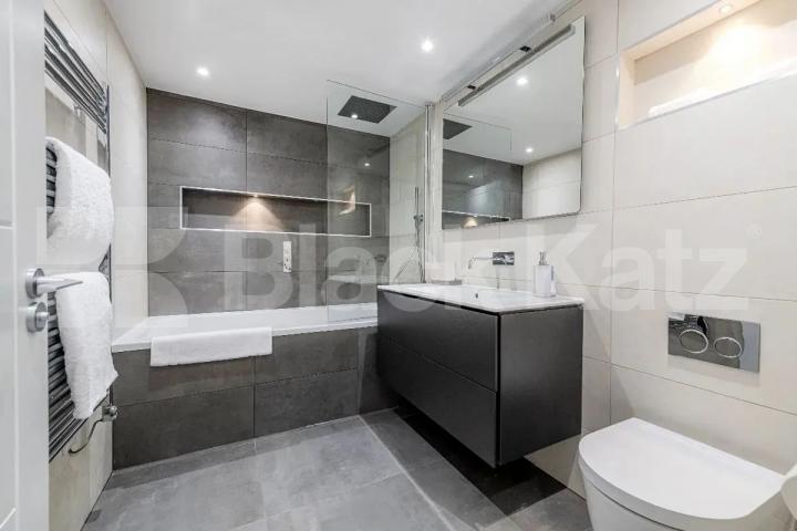 Stunning 2 bed 2 bath property within a secure new development Cecil Grove, St Johns Wood / Primrose Hill