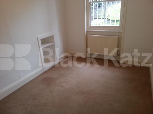 			NEAR PRIMROSE HILL! , 2 Bedroom, 1 bath, 1 reception Flat			 Adamson Road, SWISS COTTAGE