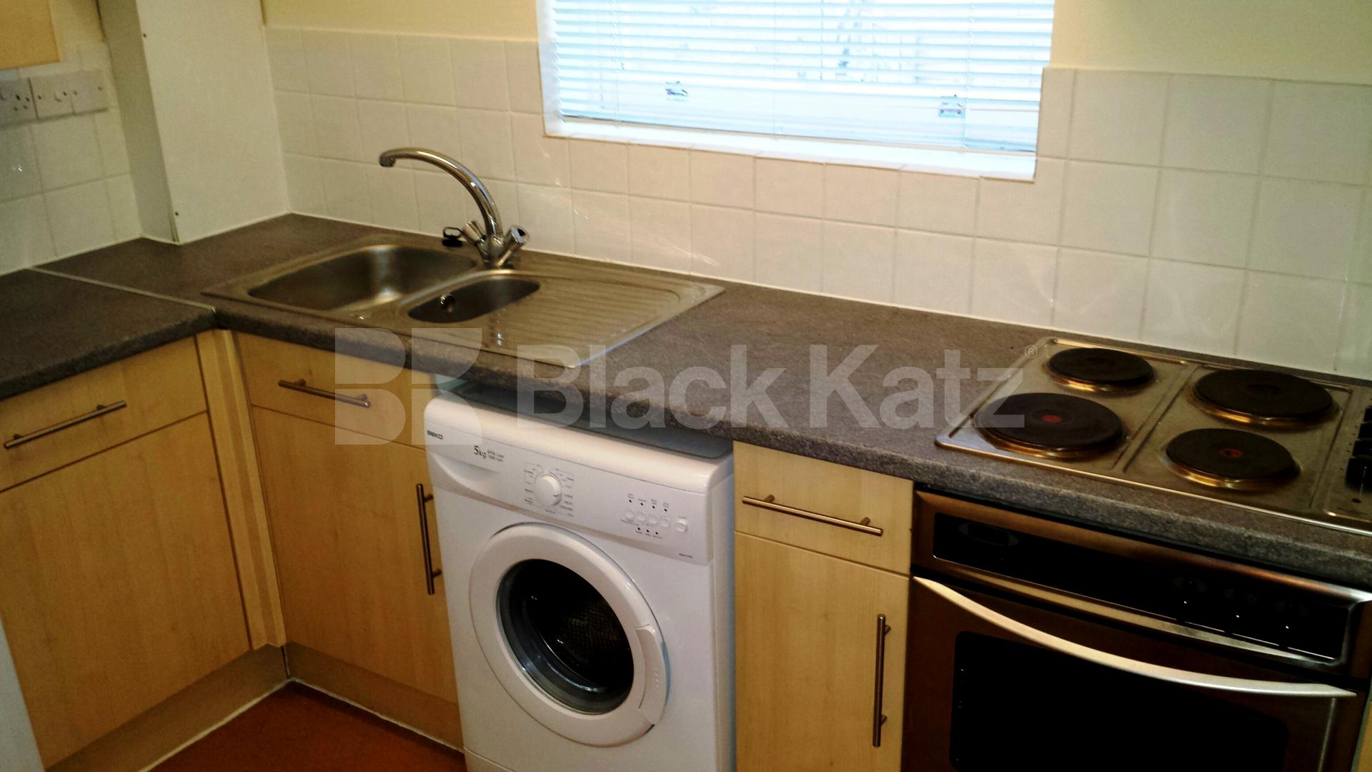 			NEW INSTRUCTION!, Studio Apartment, 1 bath, 1 reception Studio			 Marquis Road, CAMDEN SQUARE