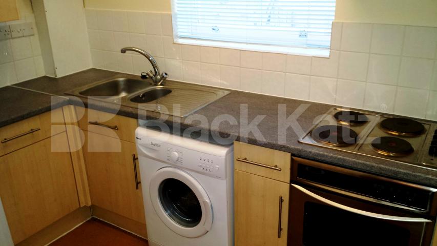 			NEW INSTRUCTION!, Studio Apartment, 1 bath, 1 reception Studio			 Marquis Road, CAMDEN SQUARE