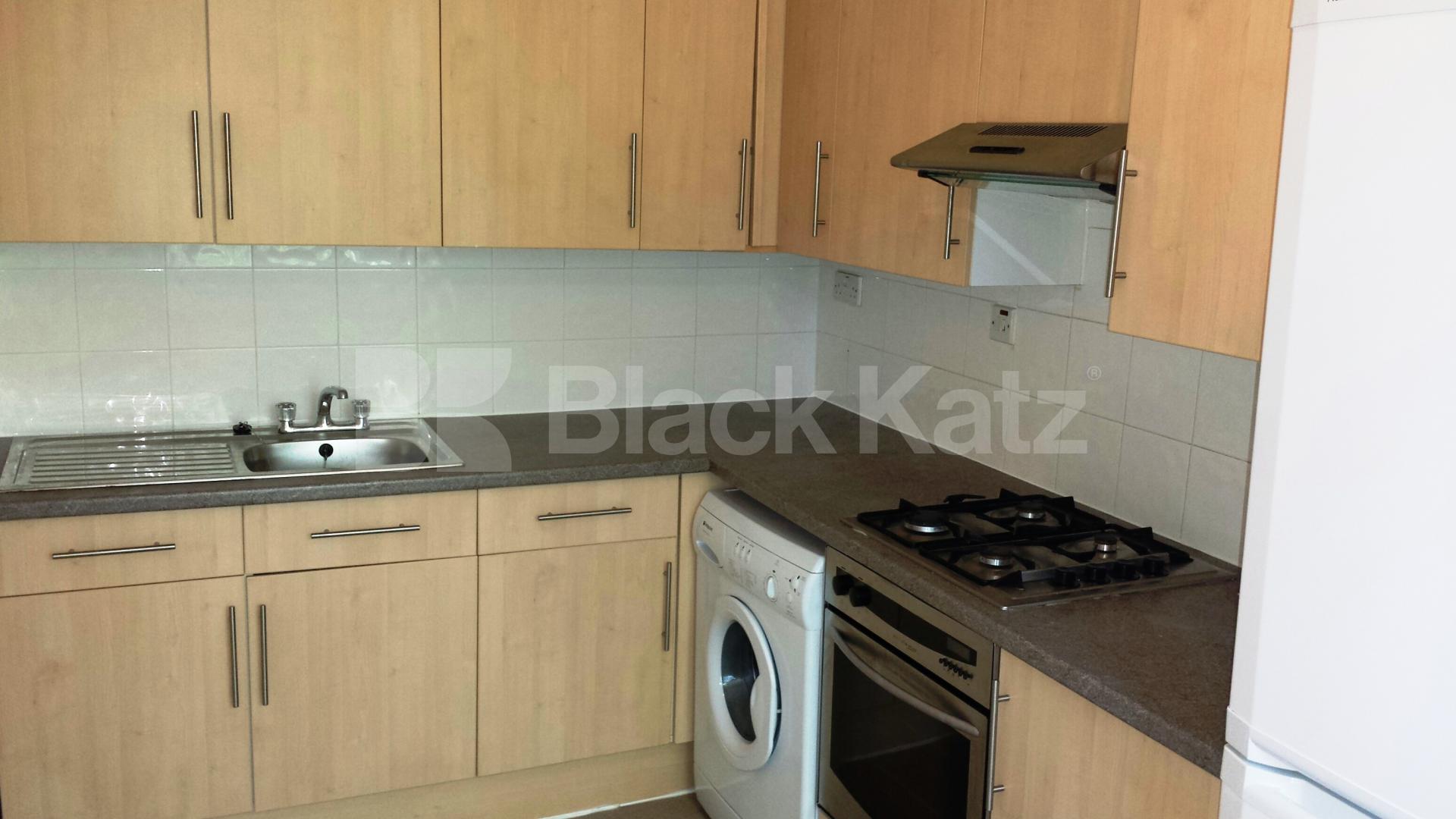 			MINUTES TO TUBE!, 1 Bedroom, 1 bath, 1 reception Flat			 Mecklenburgh Square, BLOOMSBURY