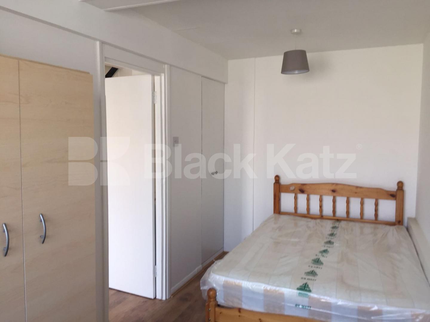 			NEWLY REFURBISHED 4 BEDROOM MAISONETTE WITH GARDEN!, 4 Bedroom, 1 bath, 1 reception Ground Floor Maisonette			 Portia Way, MILE END-BOW