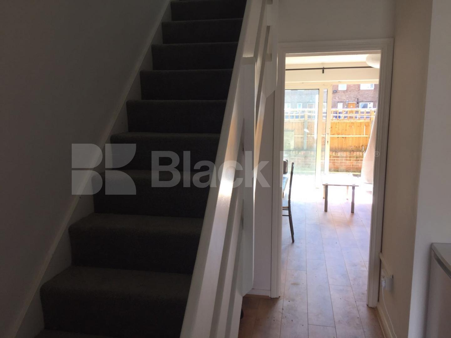 			NEWLY REFURBISHED 4 BEDROOM MAISONETTE WITH GARDEN!, 4 Bedroom, 1 bath, 1 reception Ground Floor Maisonette			 Portia Way, MILE END-BOW