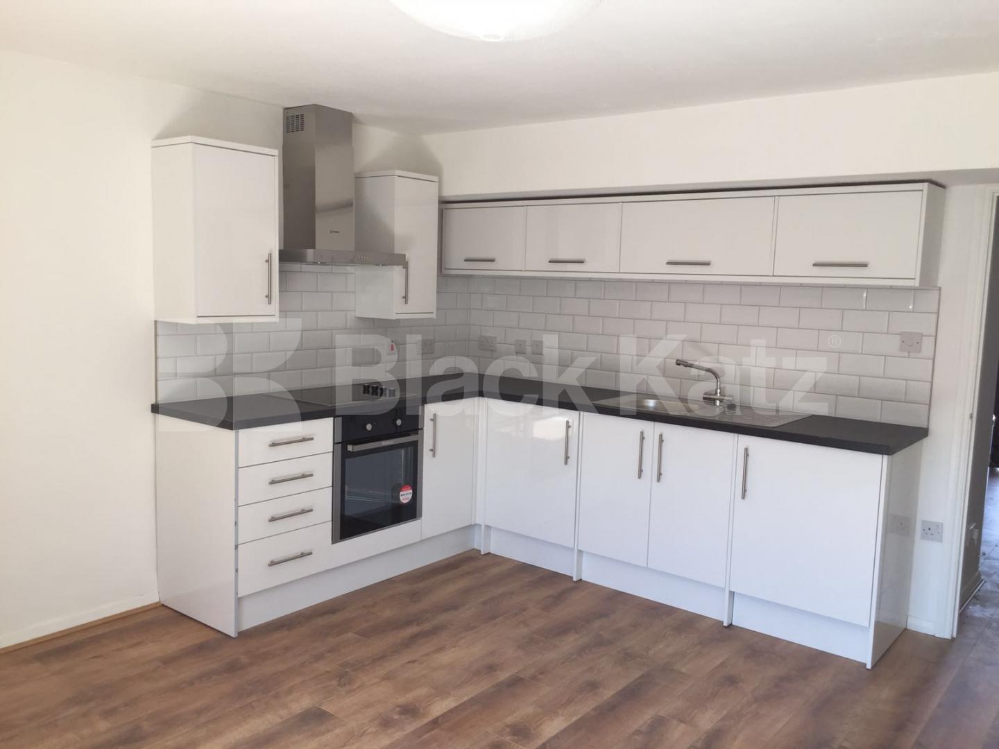 			NEWLY REFURBISHED 4 BEDROOM MAISONETTE WITH GARDEN!, 4 Bedroom, 1 bath, 1 reception Ground Floor Maisonette			 Portia Way, MILE END-BOW