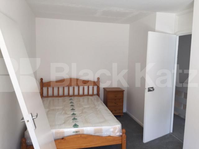 			NEWLY REFURBISHED 4 BEDROOM MAISONETTE WITH GARDEN!, 4 Bedroom, 1 bath, 1 reception Ground Floor Maisonette			 Portia Way, MILE END-BOW