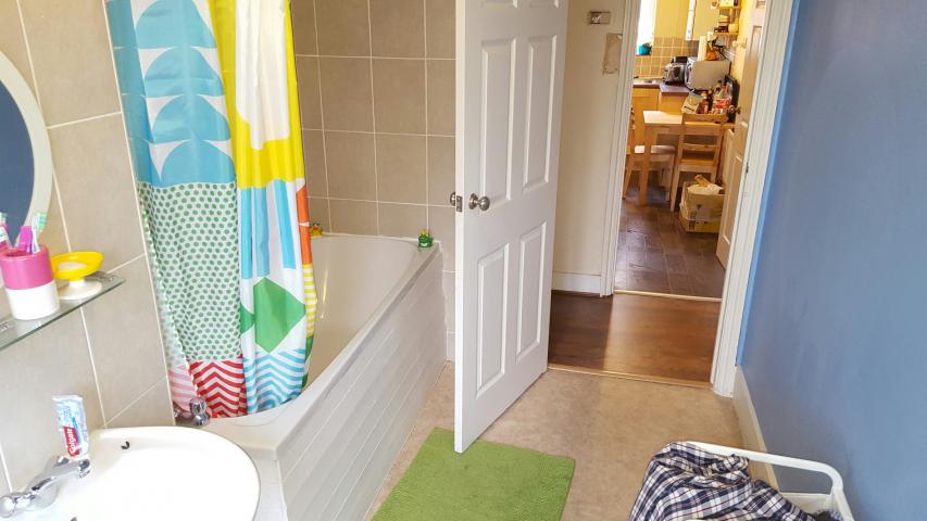 			UNDER OFFER , 1 Bedroom, 1 bath, 1 reception Flat			 Yeldham Road , HAMMERSMITH