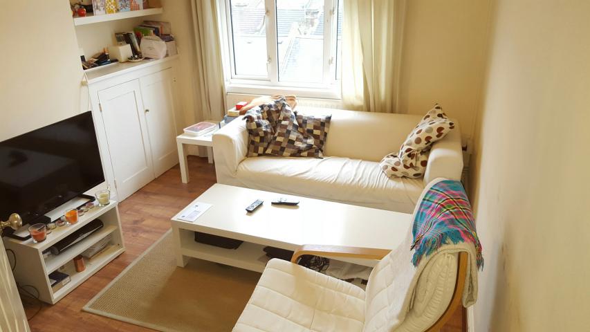 			UNDER OFFER , 1 Bedroom, 1 bath, 1 reception Flat			 Yeldham Road , HAMMERSMITH