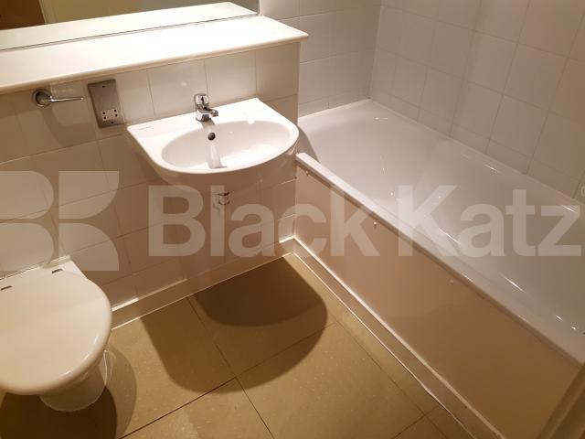 			NEW INSTRUCTION, 2 Bedroom, 1 bath, 1 reception Apartment			 Tower Bridge Road, London Bridge