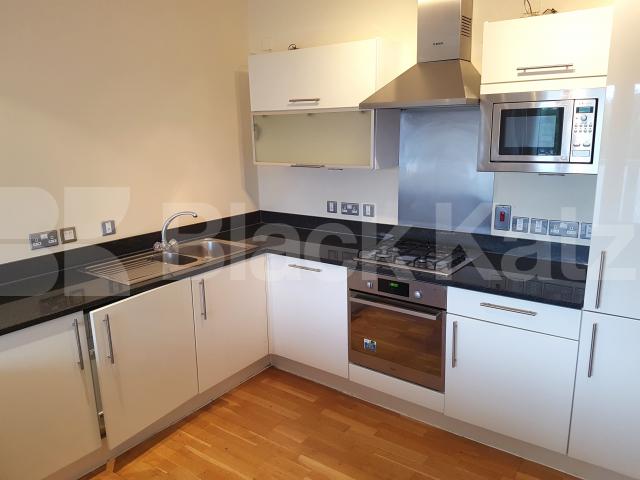 			NEW INSTRUCTION, 2 Bedroom, 1 bath, 1 reception Apartment			 Tower Bridge Road, London Bridge