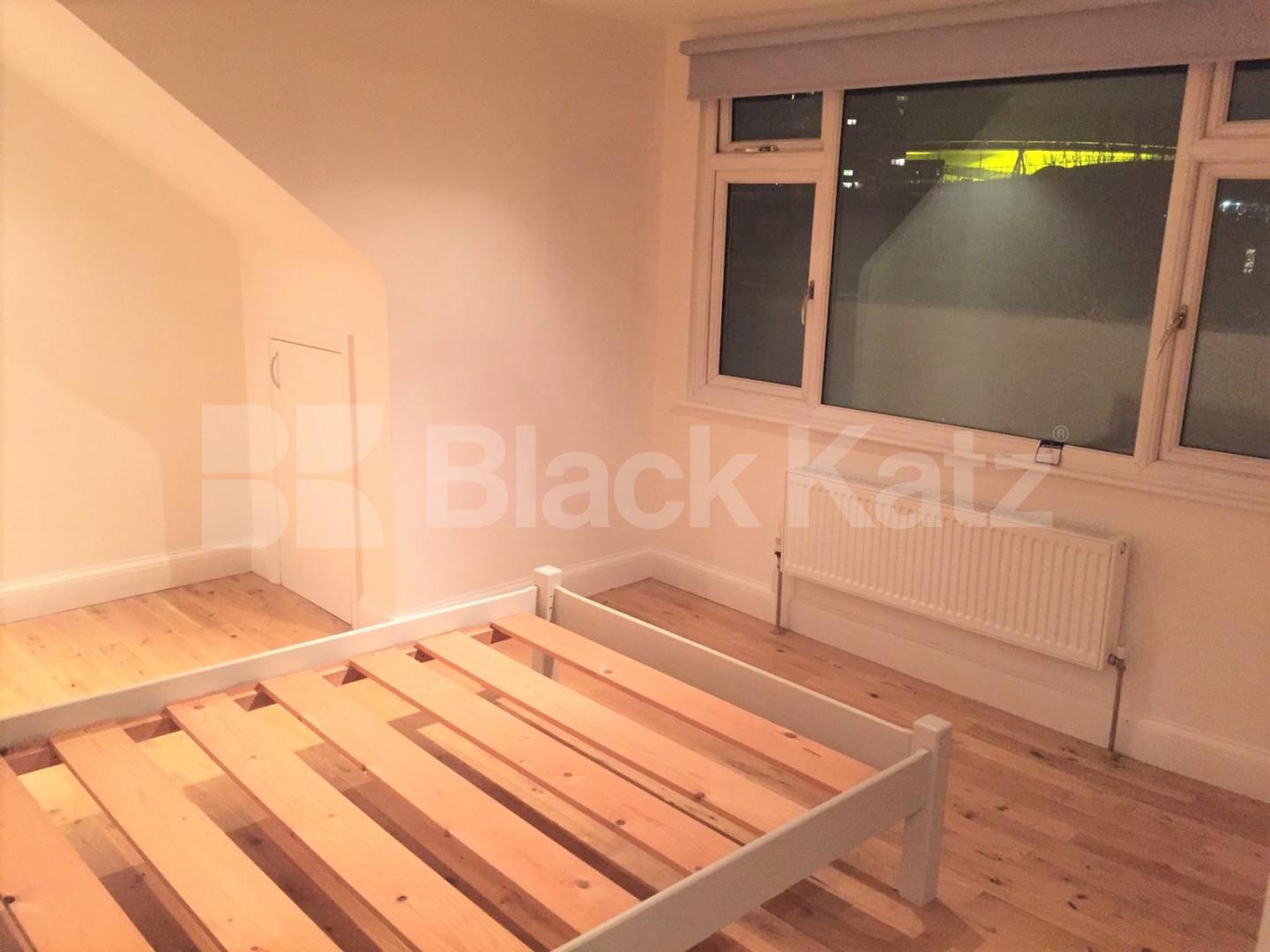 			STUNNING SPLIT LEVEL 2 BEDROOM APARTMENT , 2 Bedroom, 1 bath, 1 reception Flat			 Tollington Road, HOLLOWAY-FINSBURY PARK-ISLINGTON