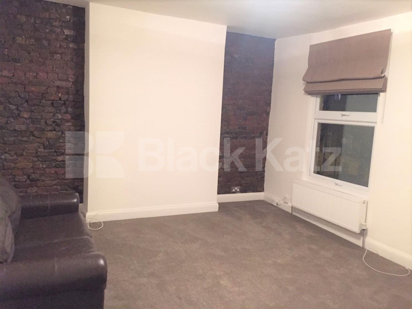 			STUNNING SPLIT LEVEL 2 BEDROOM APARTMENT , 2 Bedroom, 1 bath, 1 reception Flat			 Tollington Road, HOLLOWAY-FINSBURY PARK-ISLINGTON