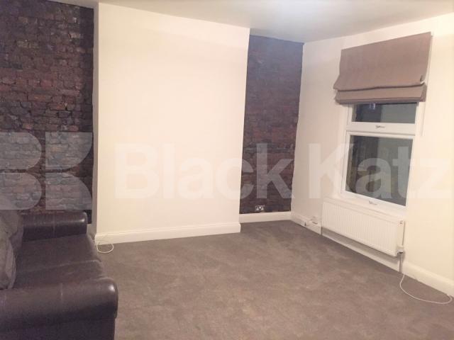 			STUNNING SPLIT LEVEL 2 BEDROOM APARTMENT , 2 Bedroom, 1 bath, 1 reception Flat			 Tollington Road, HOLLOWAY-FINSBURY PARK-ISLINGTON