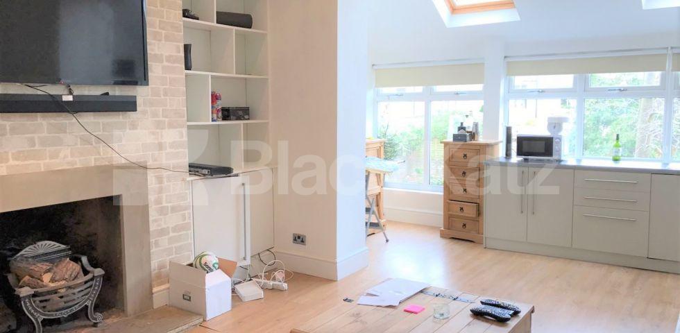 			STUNNING 2 BEDROOM FLAT IN DE BEAUVOIR, 2 Bedroom, 1 bath, 1 reception Flat			 Englefield Road, CANONBURY-DE BEAUVOIR-ISLINGTON