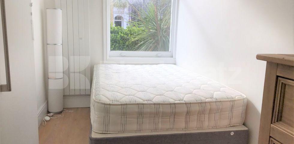 			STUNNING 2 BEDROOM FLAT IN DE BEAUVOIR, 2 Bedroom, 1 bath, 1 reception Flat			 Englefield Road, CANONBURY-DE BEAUVOIR-ISLINGTON