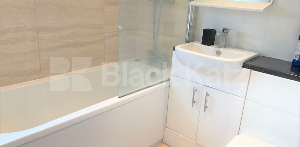 			STUNNING 2 BEDROOM FLAT IN DE BEAUVOIR, 2 Bedroom, 1 bath, 1 reception Flat			 Englefield Road, CANONBURY-DE BEAUVOIR-ISLINGTON