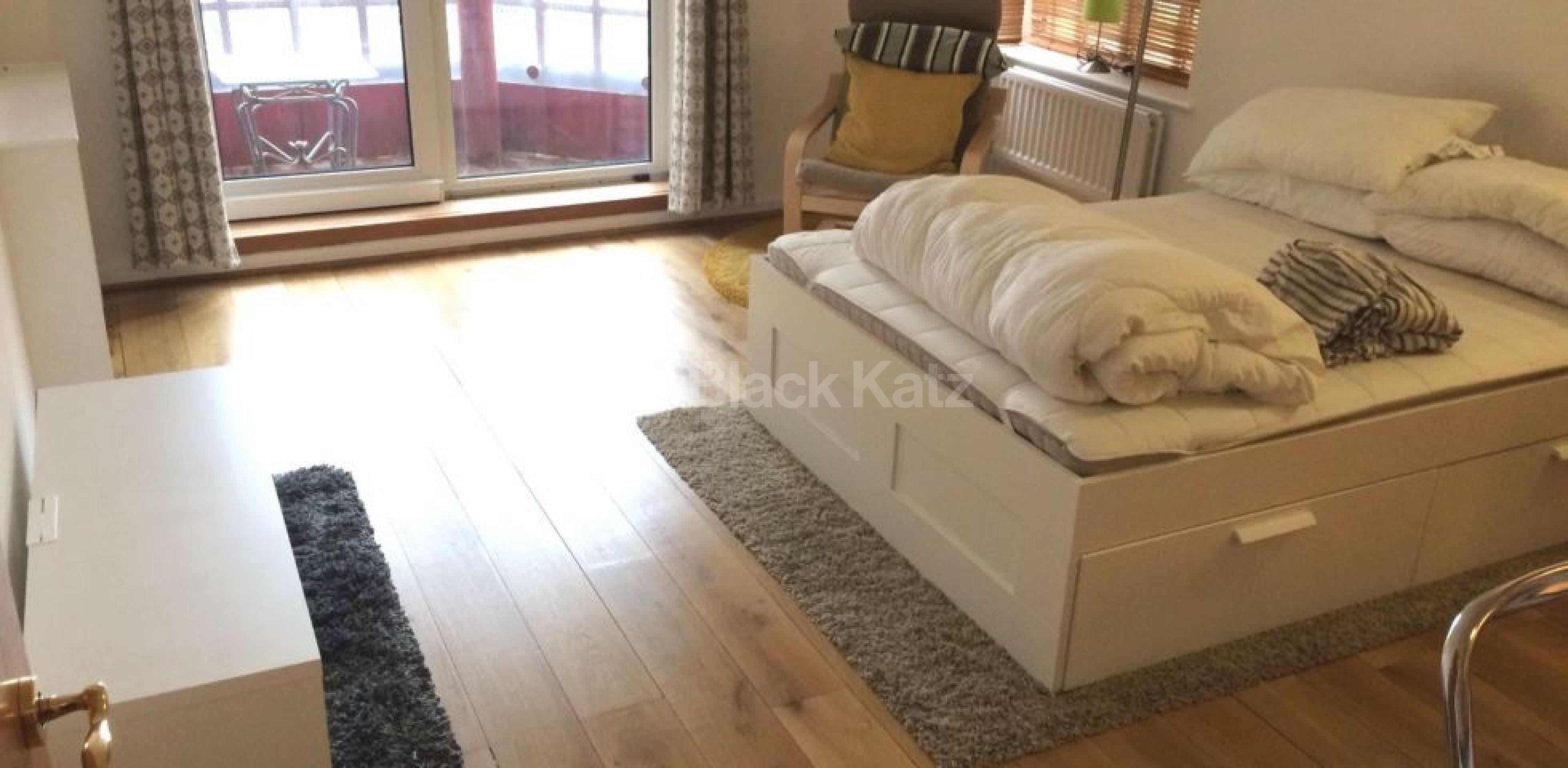 			NEW INSTRUCTION!, Studio Apartment, 1 bath, 1 reception Studio			 Admiral Walk, MAIDA VALE W9