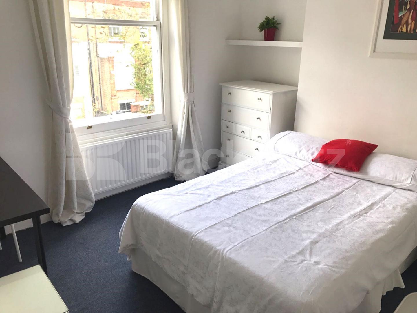 			MINUTES TO CANAL!, 2 Bedroom, 1 bath, 1 reception Flat			 Lanhill Road, MAIDA VALE W9