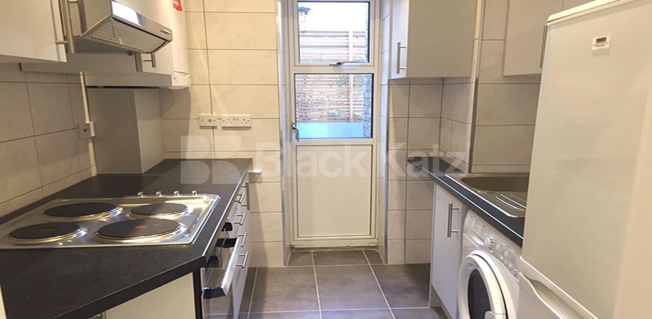 			Ideal for 3 students!, 2 Bedroom, 1 bath, 1 reception Flat			 Whitfield Street, Warren Street