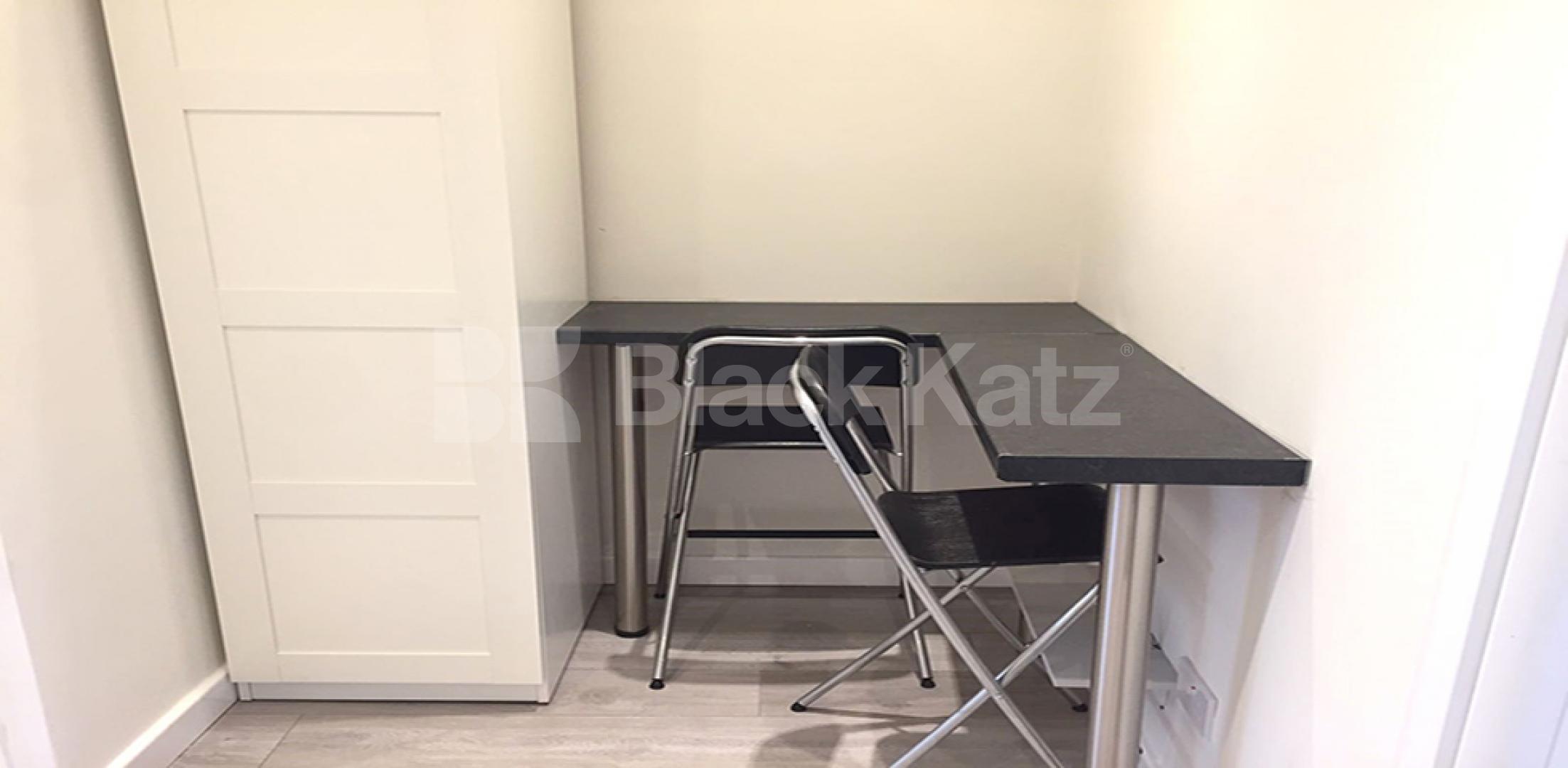 			Ideal for 3 students!, 2 Bedroom, 1 bath, 1 reception Flat			 Whitfield Street, Warren Street