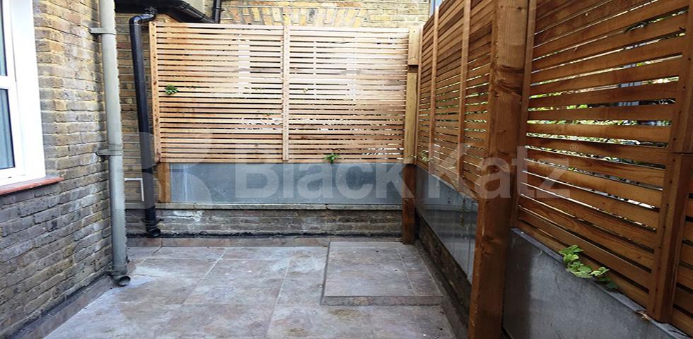 			Ideal for 3 students!, 2 Bedroom, 1 bath, 1 reception Flat			 Whitfield Street, Warren Street