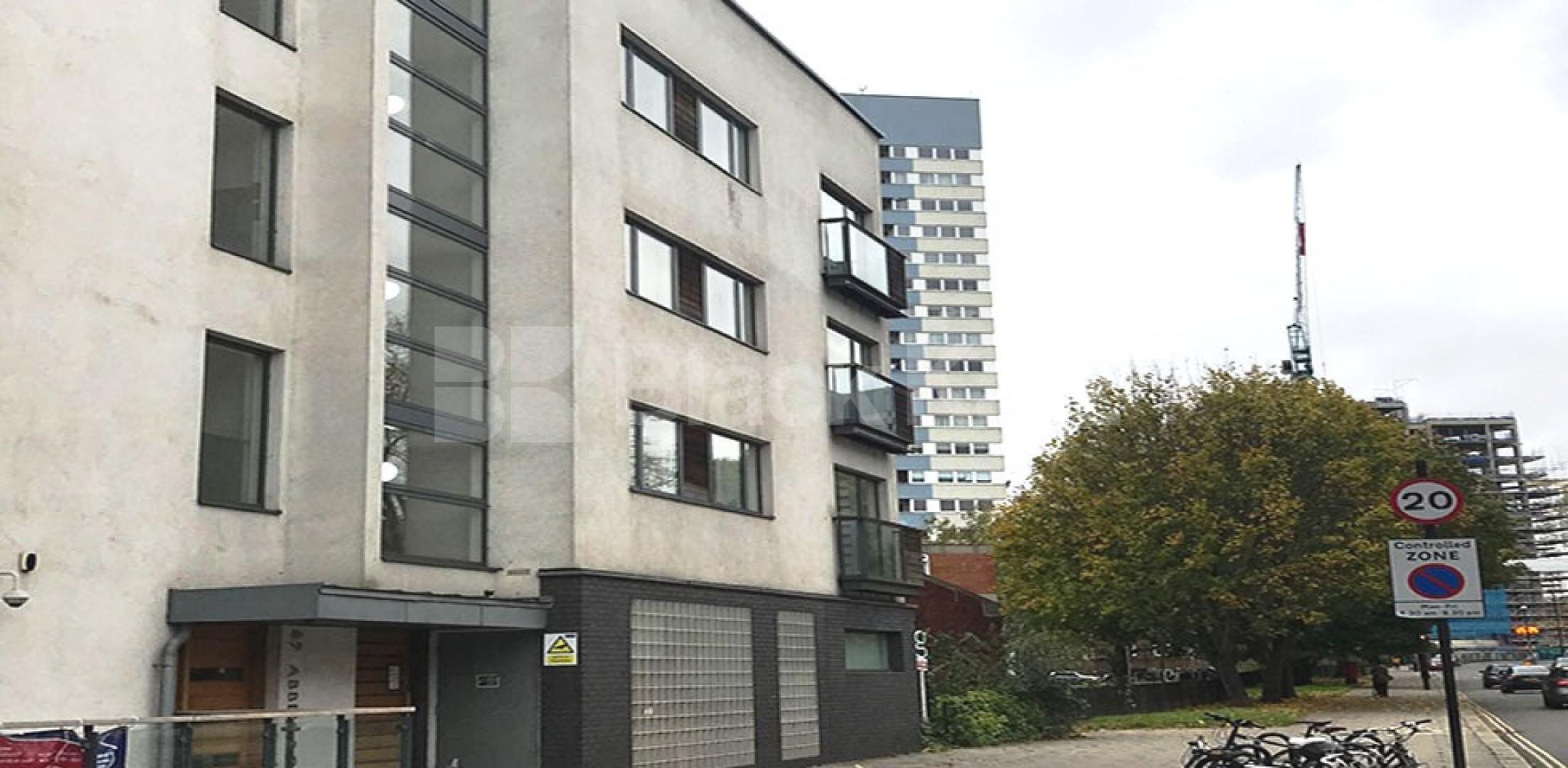 			MINUTES TO REGENTS PARK!, 2 Bedroom, 1 bath, 1 reception Flat			 Abbey Road, ST JOHNS WOOD