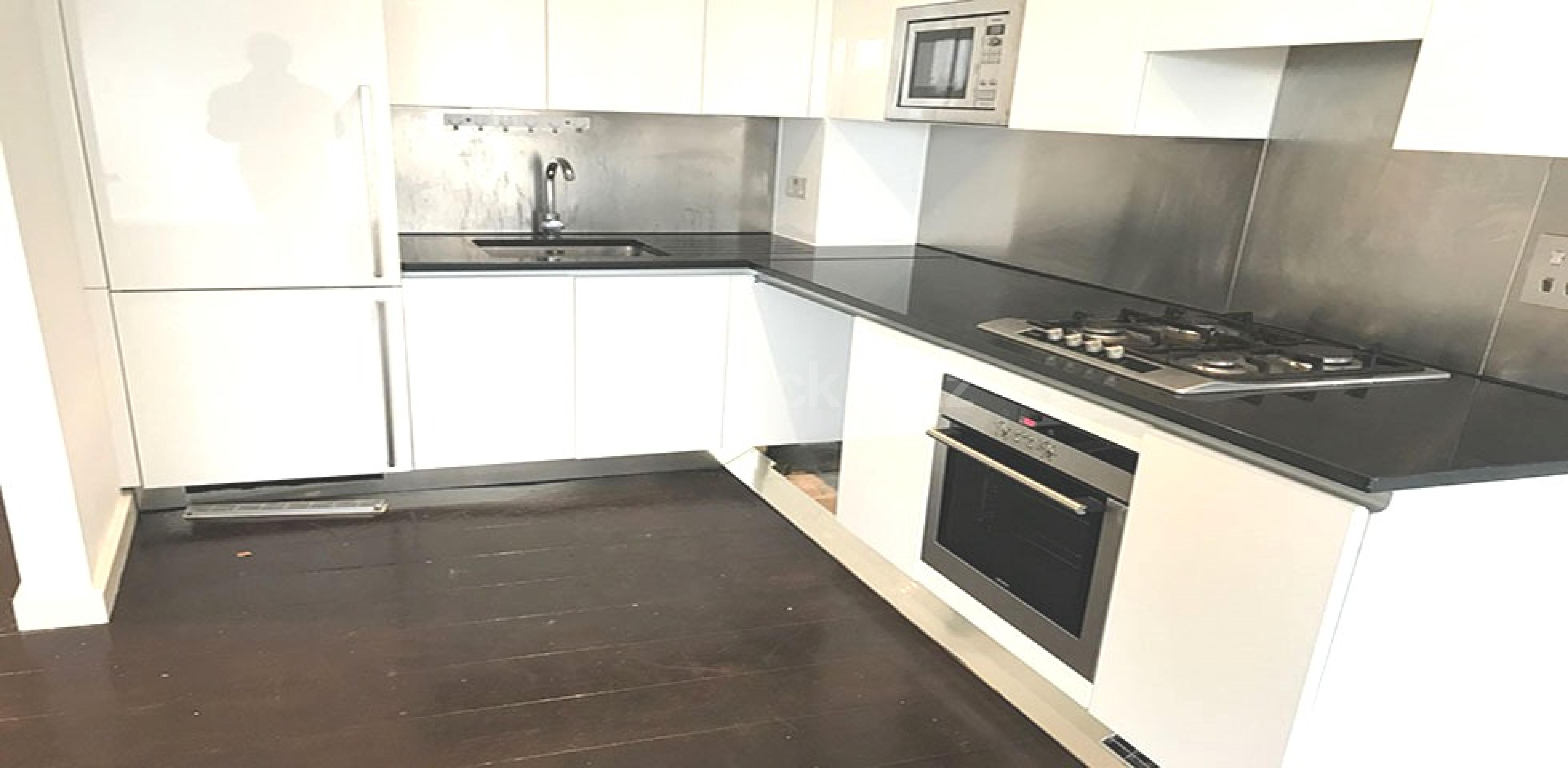 			MINUTES TO REGENTS PARK!, 3 Bedroom, 1 bath, 1 reception Flat			 Abbey Road, ST JOHNS WOOD NW8