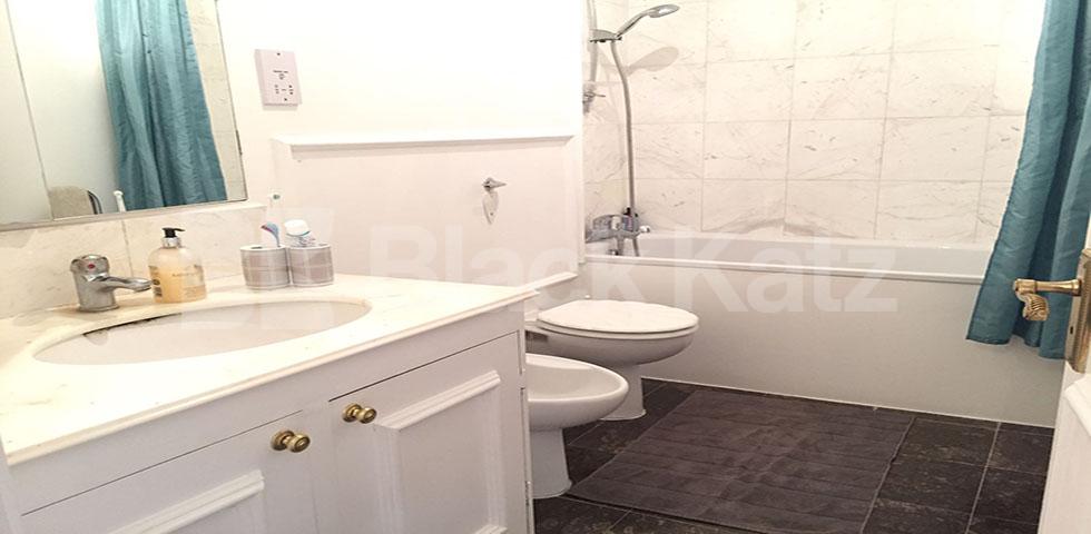 			MINUTES TO HYDE PARK & MARBLE ARCH!, 2 Bedroom, 1 bath, 1 reception Flat			 The Quadrangle , MARBLE ARCH - PADDINGTON 