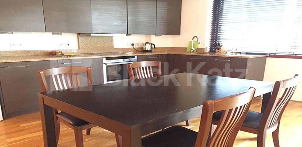 			MINUTES TO HYDE PARK & MARBLE ARCH!, 2 Bedroom, 1 bath, 1 reception Flat			 The Quadrangle , MARBLE ARCH - PADDINGTON 