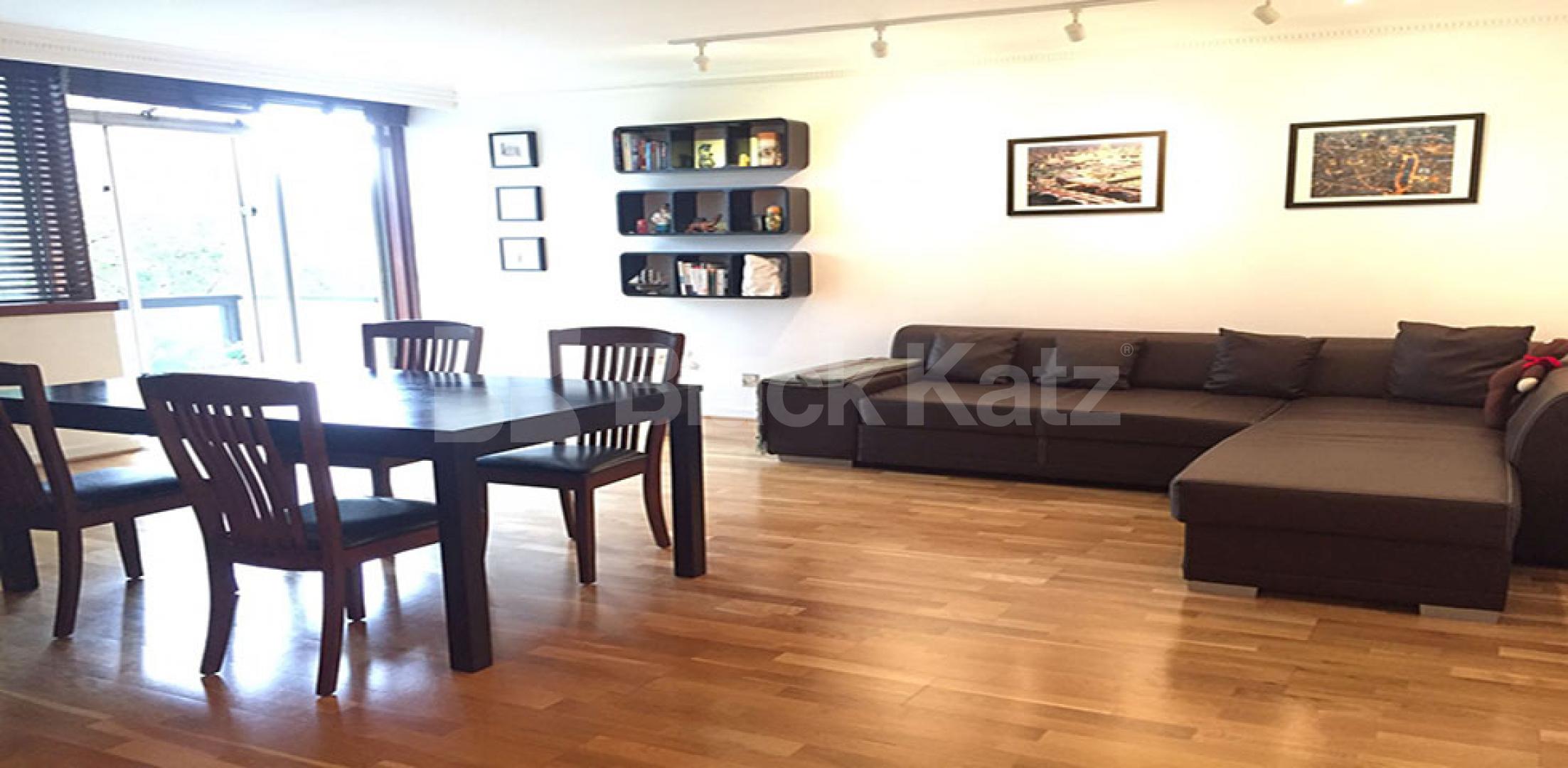 			MINUTES TO HYDE PARK & MARBLE ARCH!, 2 Bedroom, 1 bath, 1 reception Flat			 The Quadrangle , MARBLE ARCH - PADDINGTON 