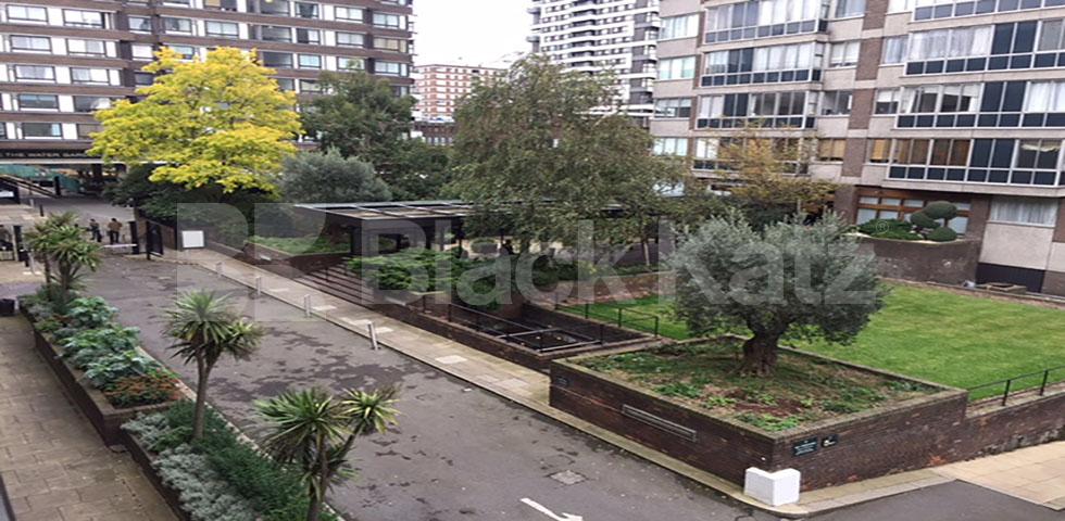 			MINUTES TO HYDE PARK & MARBLE ARCH!, 2 Bedroom, 1 bath, 1 reception Flat			 The Quadrangle , MARBLE ARCH - PADDINGTON 