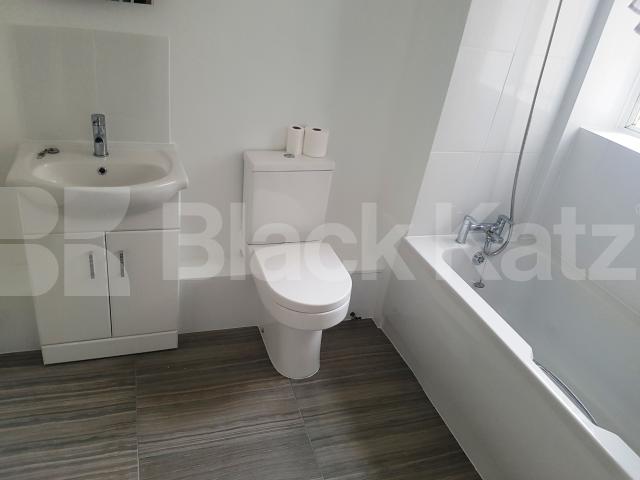 			2 Bedroom, 1 bath, 1 reception Apartment			 Darwin Street, Elephant and Castle