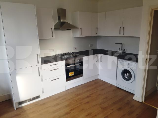 			2 Bedroom, 1 bath, 1 reception Apartment			 Darwin Street, Elephant and Castle