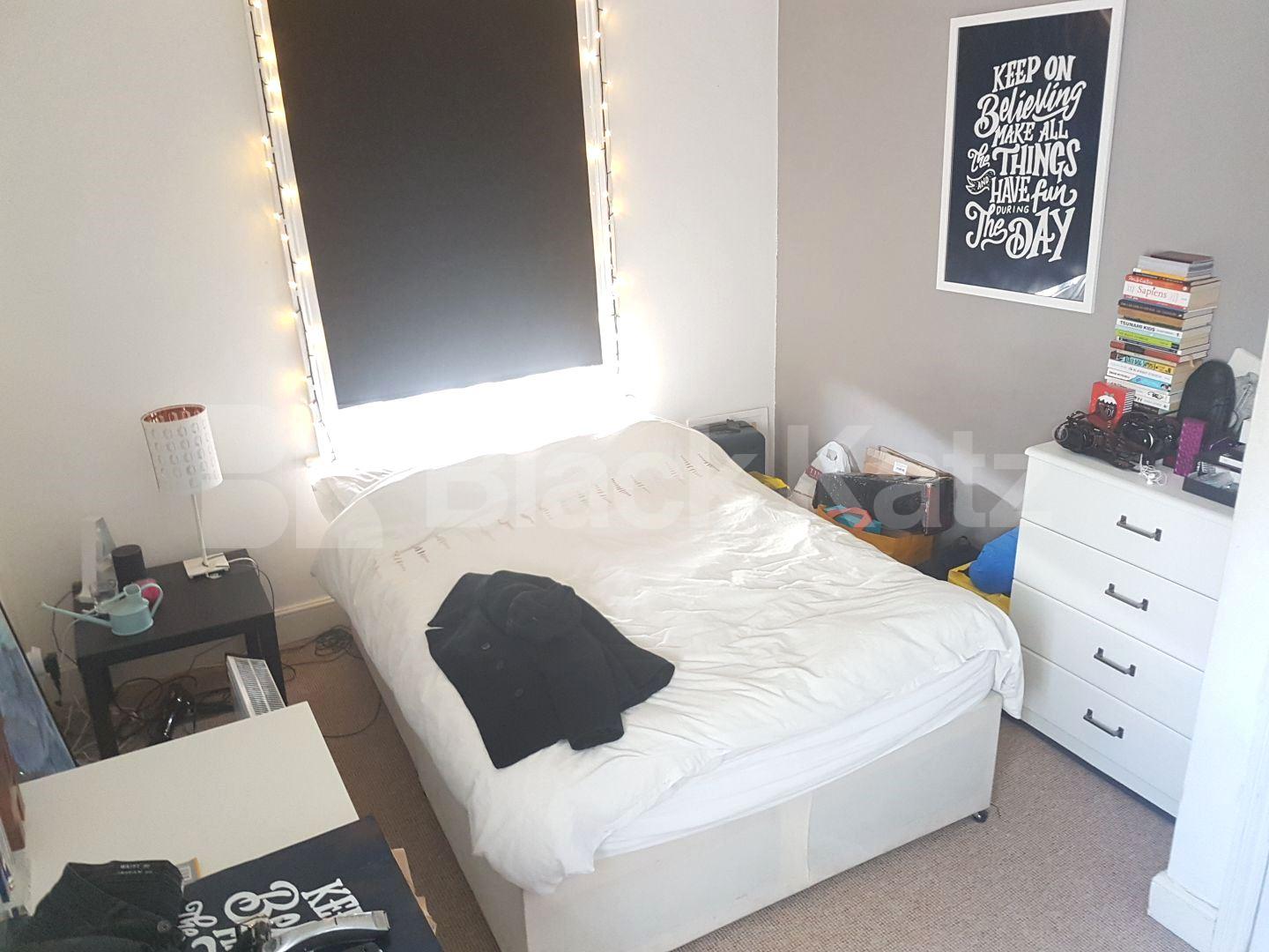 			4 Bedroom, 1 bath, 1 reception Flat			 Chesterton Road, LADBROKE GROVE