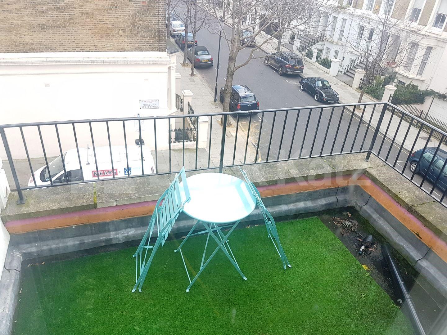 			4 Bedroom, 1 bath, 1 reception Flat			 Chesterton Road, LADBROKE GROVE