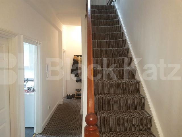 			4 Bedroom, 1 bath, 1 reception Flat			 Chesterton Road, LADBROKE GROVE