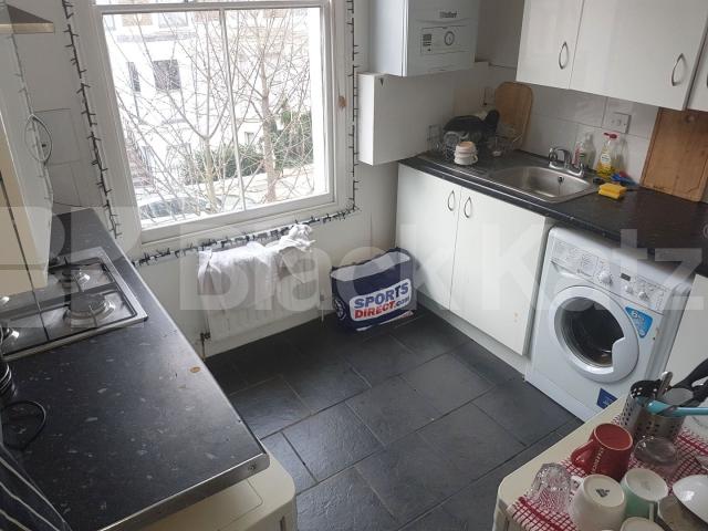 			4 Bedroom, 1 bath, 1 reception Flat			 Chesterton Road, LADBROKE GROVE