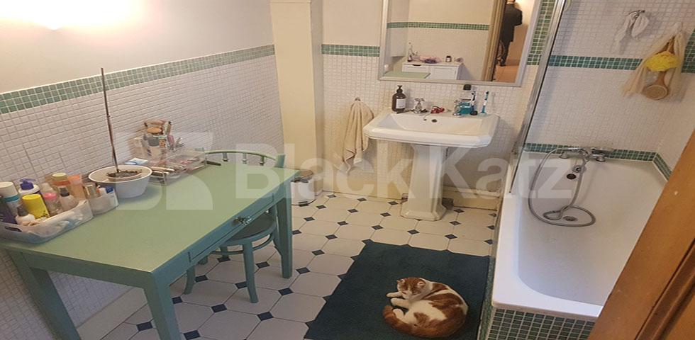 			Inclusive of gas, electric & c/tax.  , 1 Bedroom, 1 bath, 1 reception Flat			 Mornington Terrace, REGENTS PARK