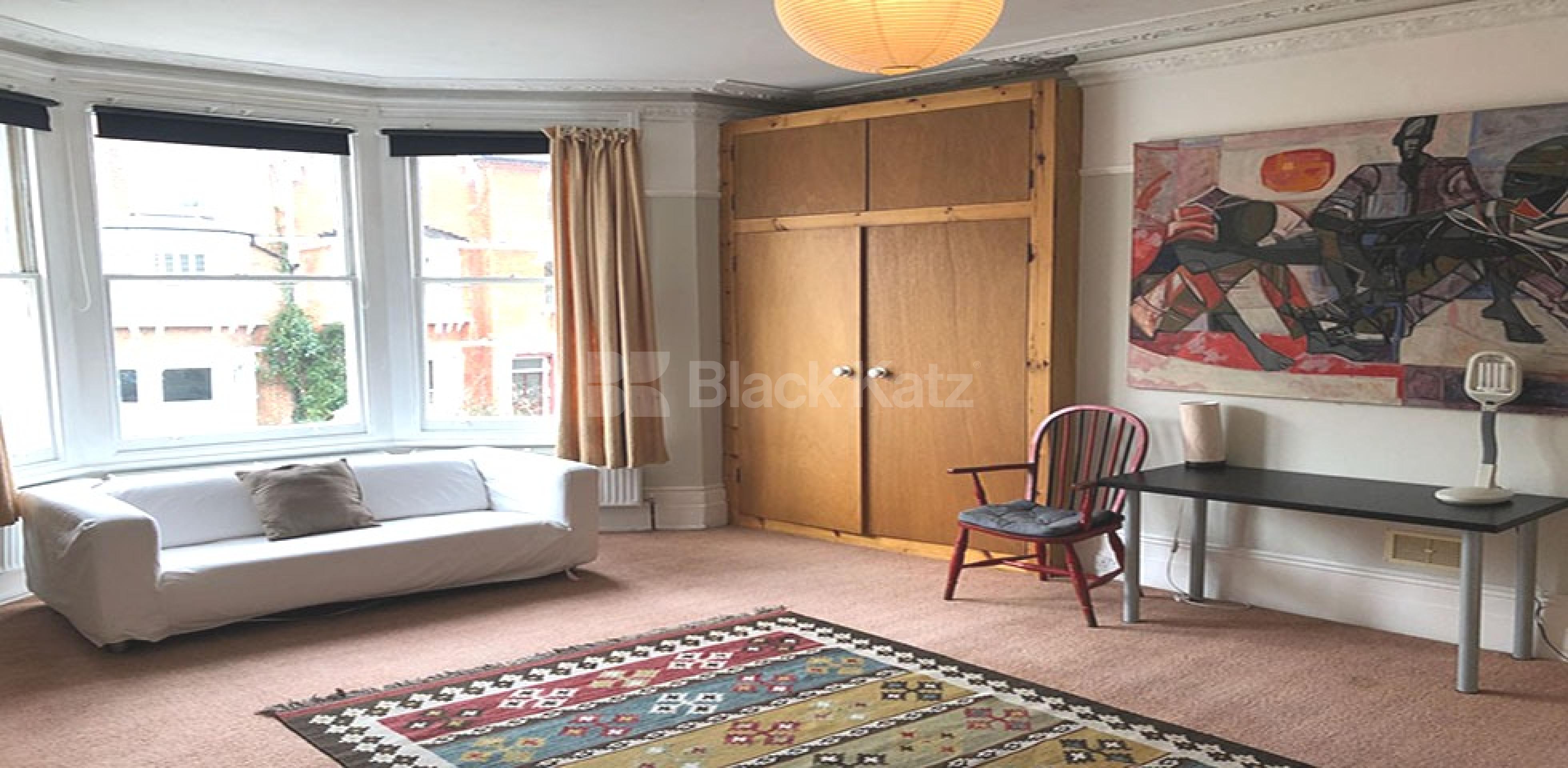 			HUGE ONE BED GOOD FOR TWO SHARERS!, 1 Bedroom, 1 bath, 1 reception Flat			 Parliament Hill, HAMPSTEAD / BELSIZE PARK NW3
