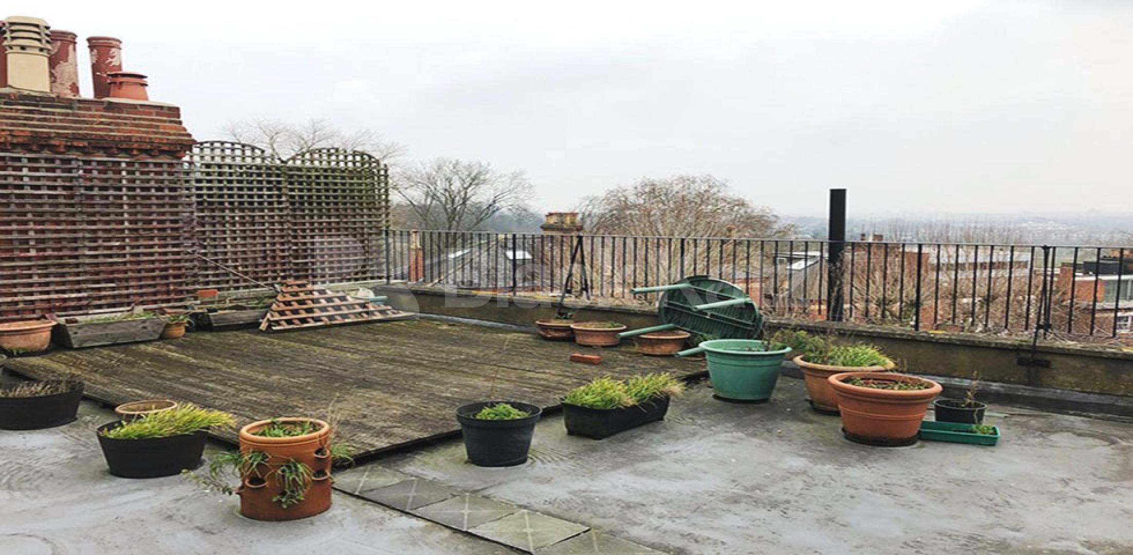 			HUGE ONE BED GOOD FOR TWO SHARERS!, 1 Bedroom, 1 bath, 1 reception Flat			 Parliament Hill, HAMPSTEAD / BELSIZE PARK