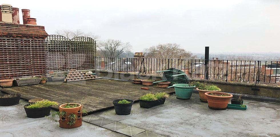 			HUGE ONE BED GOOD FOR TWO SHARERS!, 1 Bedroom, 1 bath, 1 reception Flat			 Parliament Hill, HAMPSTEAD / BELSIZE PARK