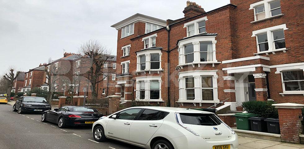 			HUGE ONE BED GOOD FOR TWO SHARERS!, 1 Bedroom, 1 bath, 1 reception Flat			 Parliament Hill, HAMPSTEAD / BELSIZE PARK