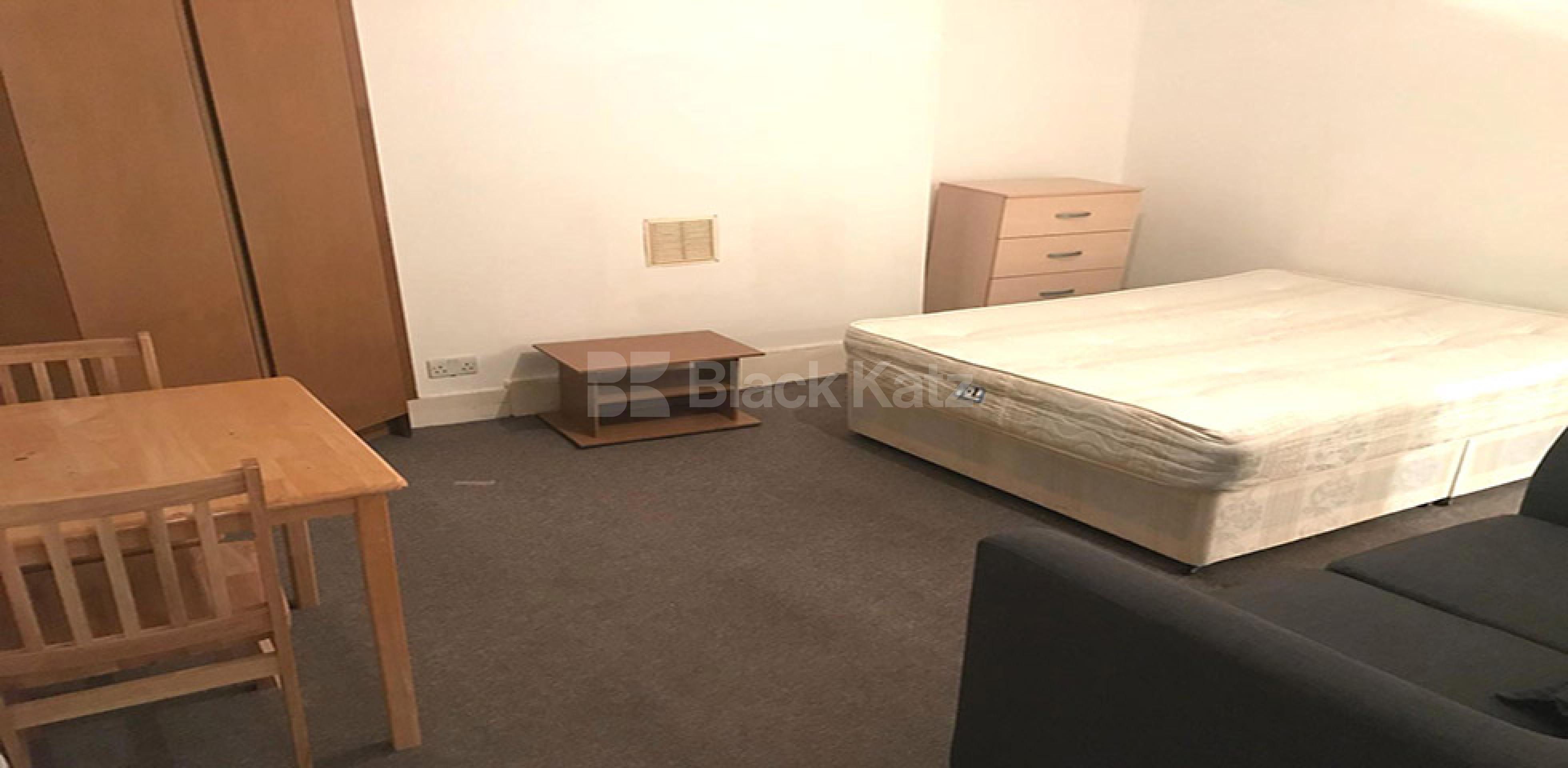 			Studio Apartment, 1 bath, 1 reception Flat			 Camden Road, CAMDEN BORDERS  N7