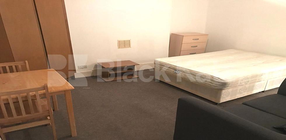 			Studio Apartment, 1 bath, 1 reception Flat			 Camden Road, CAMDEN BORDERS 
