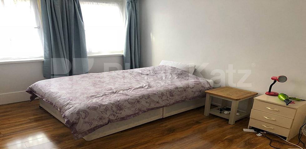 			SPACIOUS 3 BED WITH GARDEN!, 3 Bedroom, 1 bath, 1 reception Flat			 Burlington Close , Westbourne Park - Maida Vale