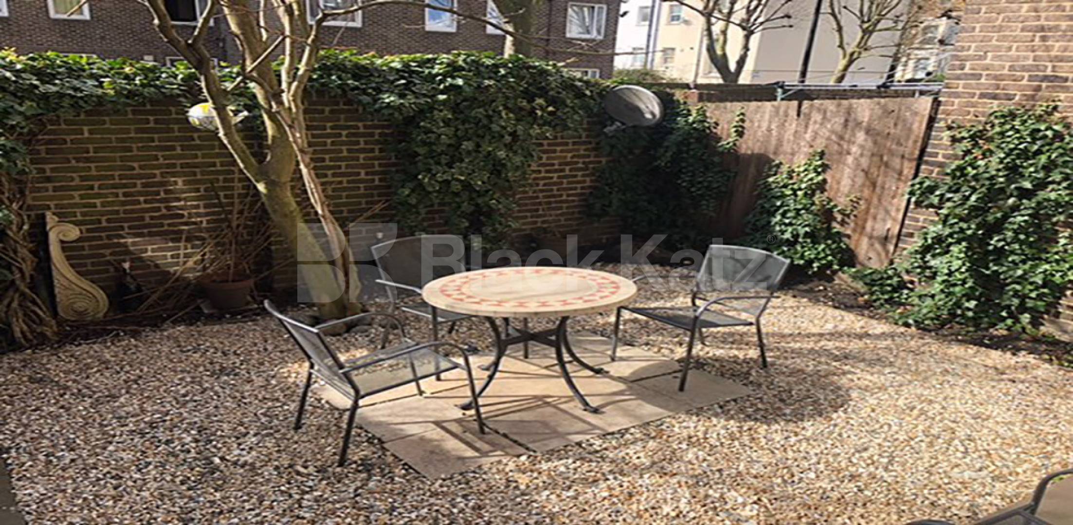 			SPACIOUS 3 BED WITH GARDEN!, 3 Bedroom, 1 bath, 1 reception Flat			 Burlington Close , Westbourne Park - Maida Vale