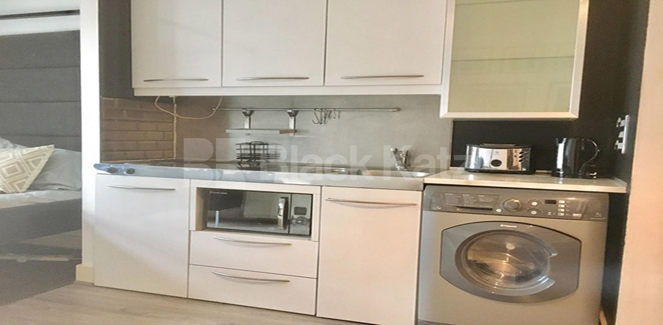 Includes water rates and electricity Long Lane, Borough/London Bridge