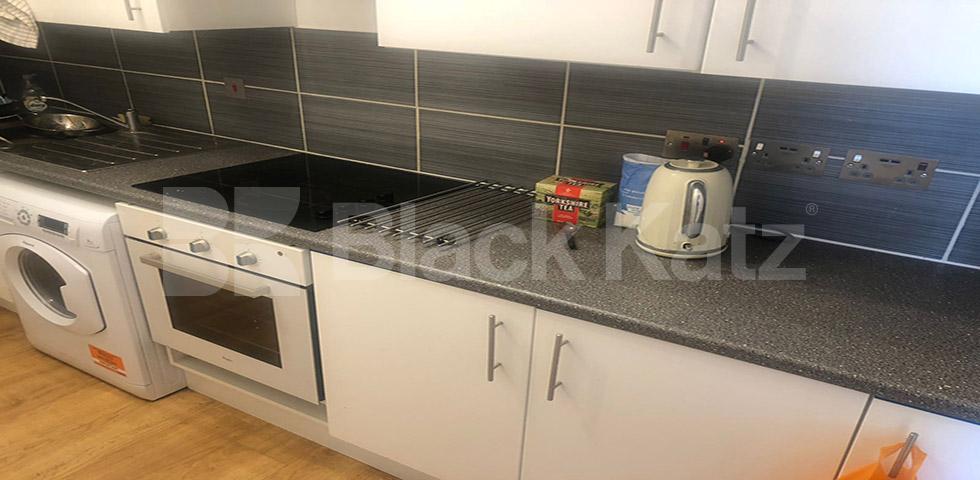 			*** 50% off admin fees on this property***, 5 Bedroom, 1 bath, 1 reception Flat			 Criterion Mews, UPPER HOLLOWAY 