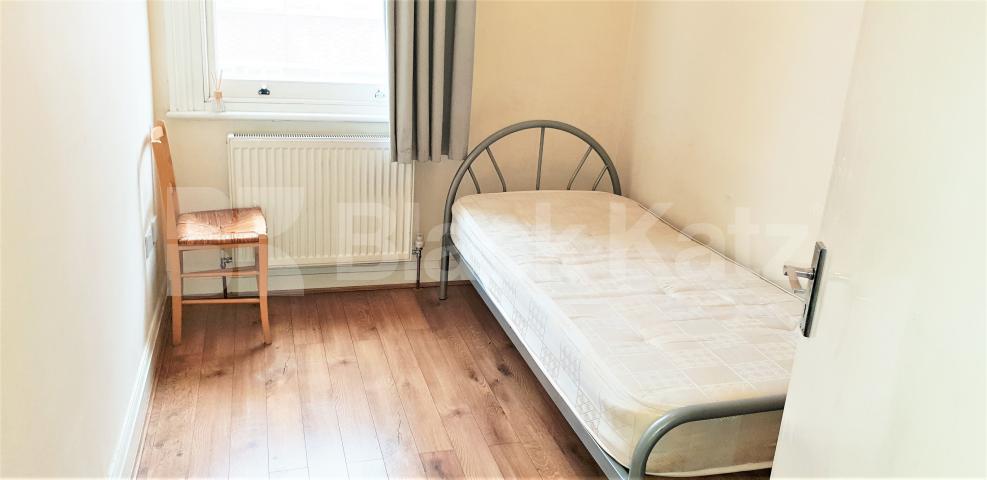			INCLUSIVE OF WATER, GAS & ELECTRICITY, Studio Apartment, 1 bath, 1 reception Flat			 North End Road, West Kensington