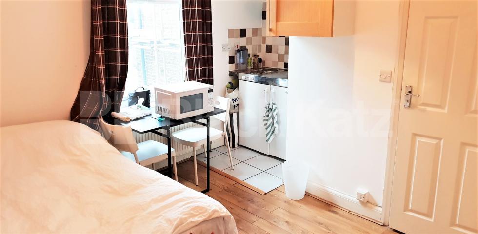			GAS, WATER and ELECTRICITY INCLUDED, Studio Apartment, 1 bath, 1 reception Apartment			 North End Road, WEST KENSINGTON 