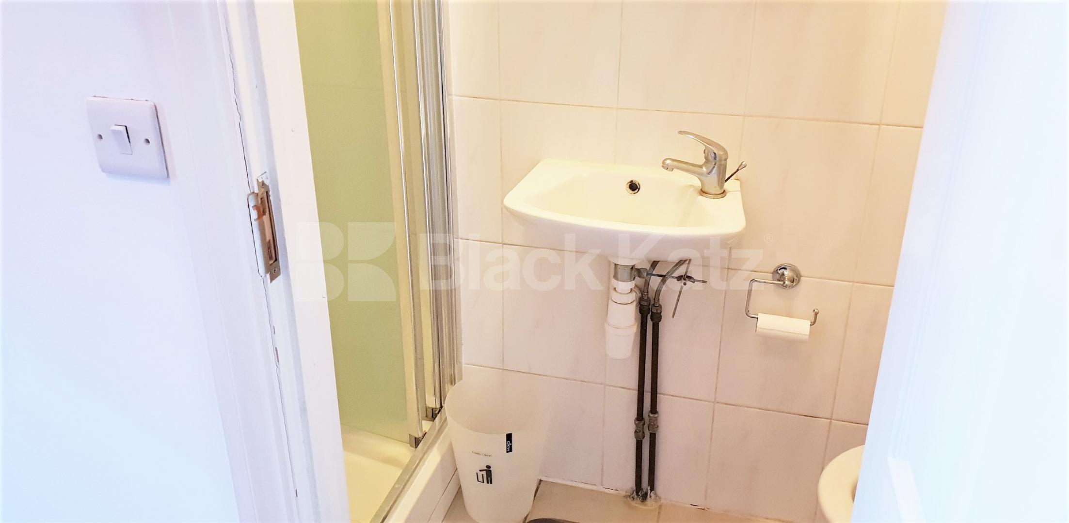 			GAS, WATER and ELECTRICITY INCLUDED, Studio Apartment, 1 bath, 1 reception Apartment			 North End Road, WEST KENSINGTON 